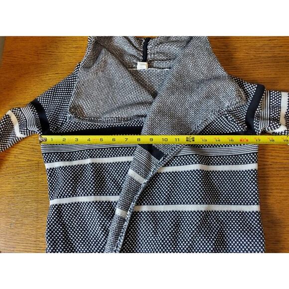 Lululemon 14 Ivivva Black Feelin' Toasty Wrap Knit‎ Cardigan Sweater - Picture 8 of 13